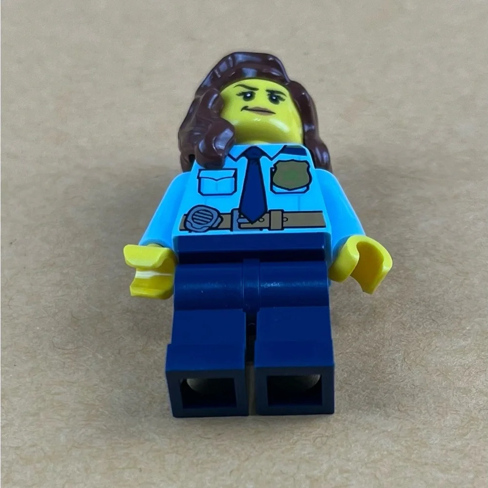 LEGO Minifigure City Police cty0485 Female 2